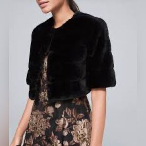 ✨𝙷𝚘𝚜𝚝 𝙿𝚒𝚌𝚔✨ Faux fur Shrug